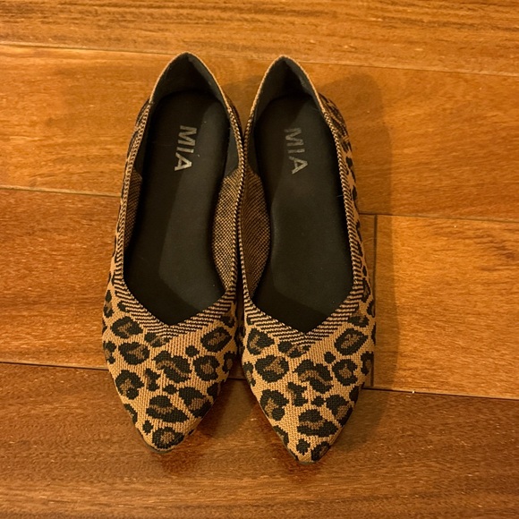MIA Shoes - MIA Leopard-Print Pointed Flats in Brown and Black